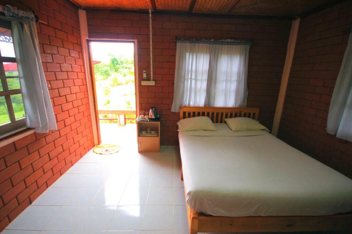 Hotel มนต์เมืองแจ่ม Landkreis Landkreis Mae Chaem Exterior foto